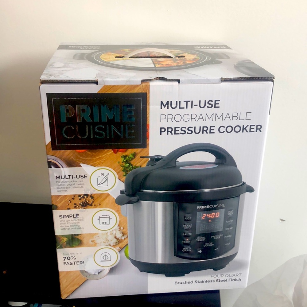NIB Multi-Programmable Pressure Cooker